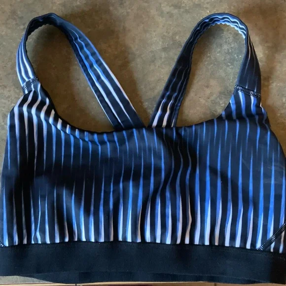 NEW ~ IVY PARK Beyoncé Active Wear  Black & Blue Striped Sports Bra size Medium - Picture 8 of 11
